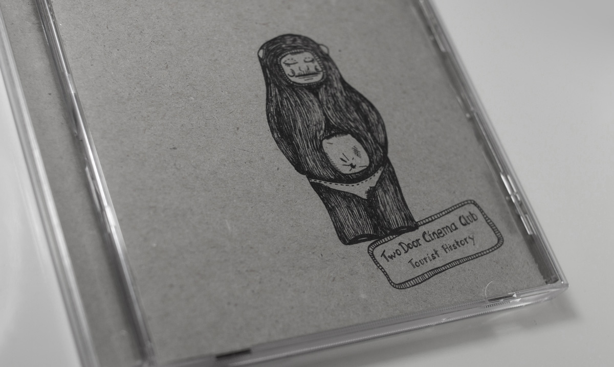 Two_Door_Cinema_Club_04