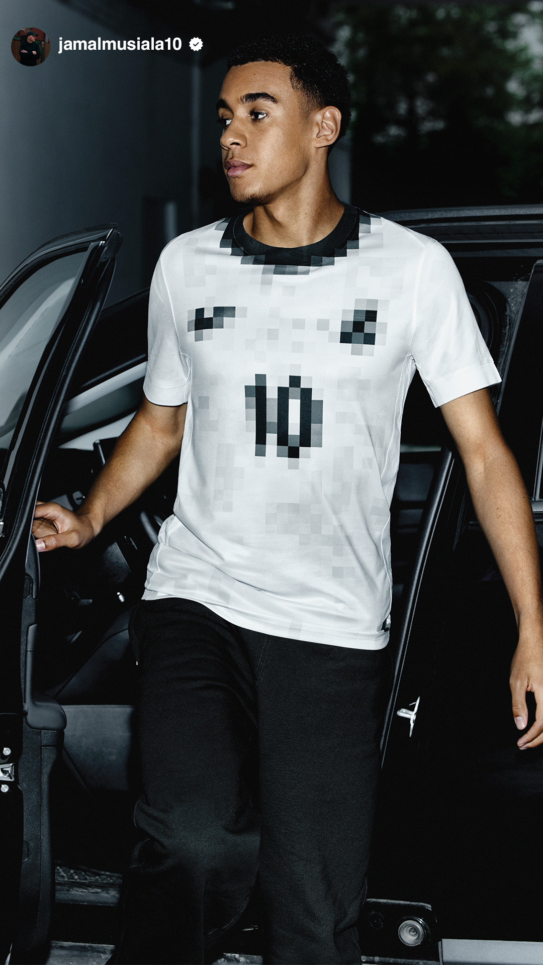 Nike_Pixelated-Kit_Social_07